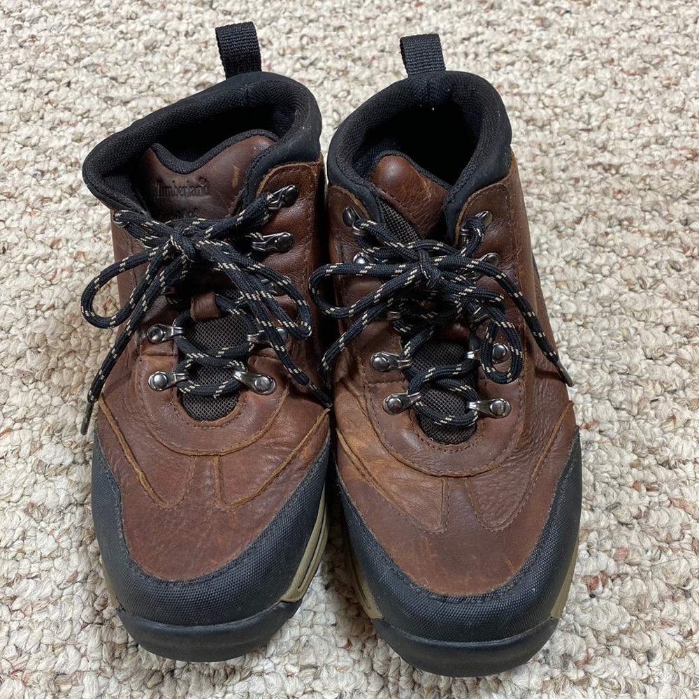 Timberland boys size 2 boots brown black laces up